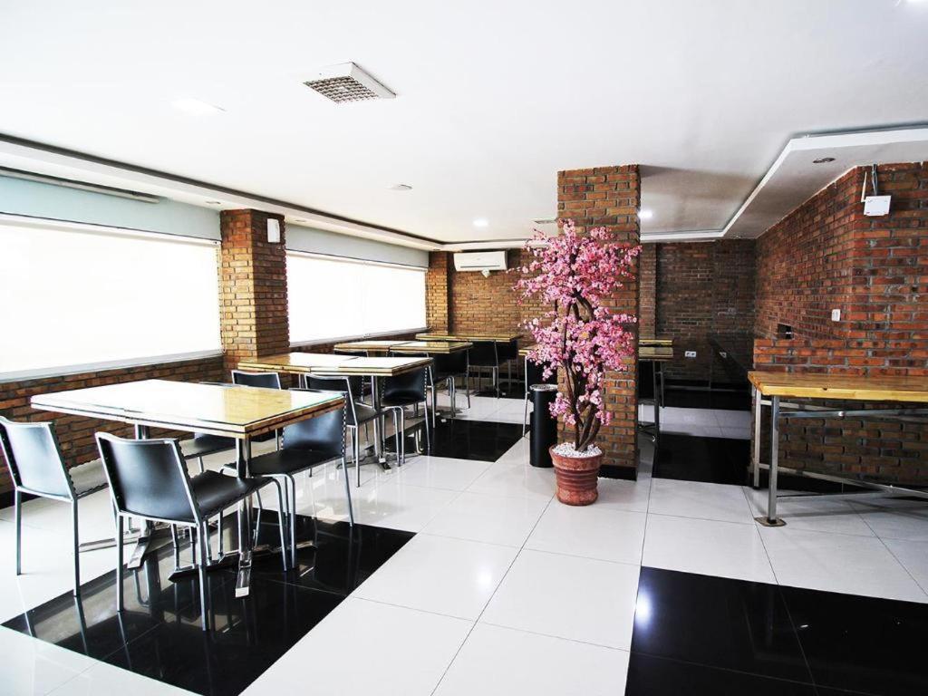 Amaliun Hotel Medan Zewnętrze zdjęcie