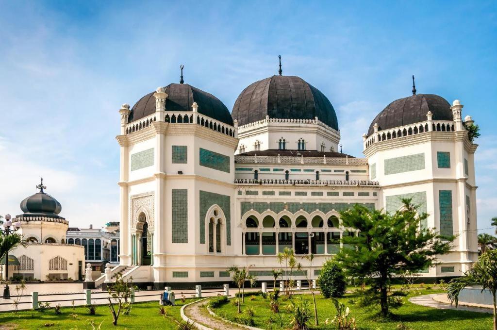Amaliun Hotel Medan Zewnętrze zdjęcie