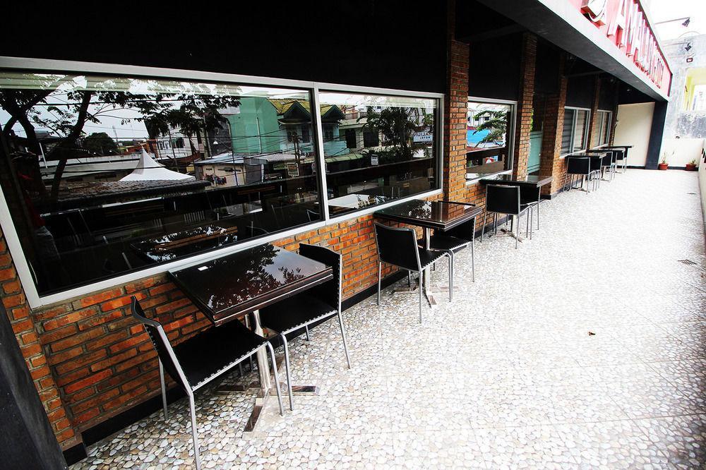 Amaliun Hotel Medan Zewnętrze zdjęcie